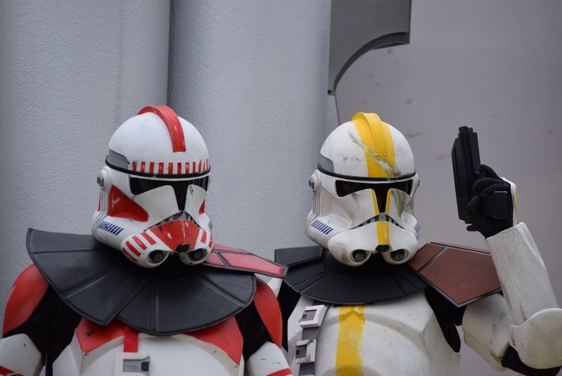 Two storm troopers with yellow and red colours.